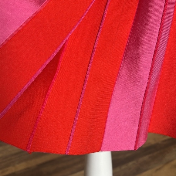 Carolina Herrera,Short-Sleeve Striped Knit Pleated Dress, size Large - Picture 11 of 13